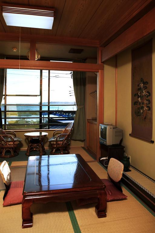 ホテル 浜よし 御宿町 エクステリア 写真