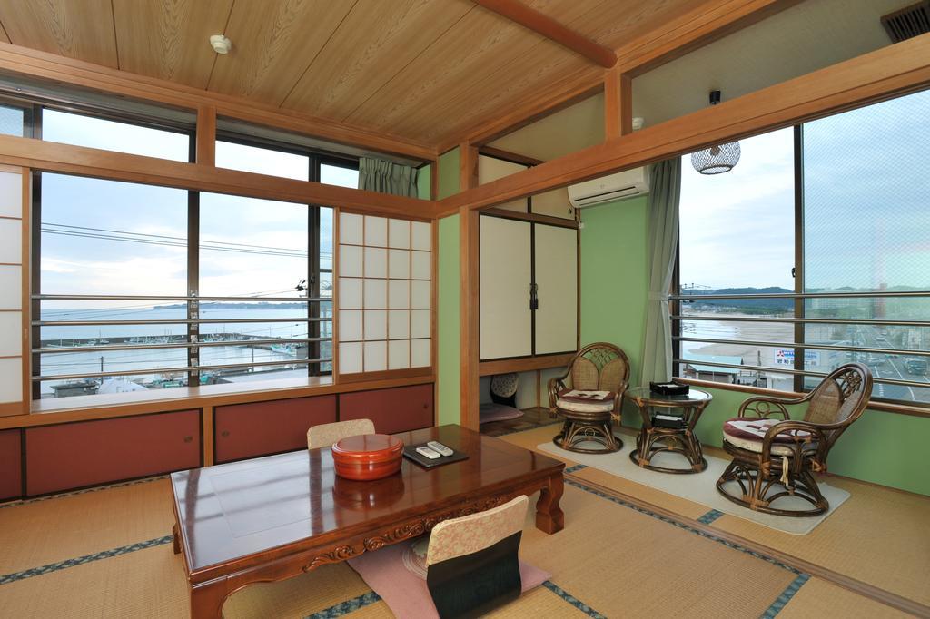 ホテル 浜よし 御宿町 エクステリア 写真